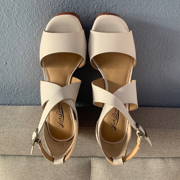 Lucky Brand Wedge Sandals/Heels NEW 9.5 - Picture 3 of 8